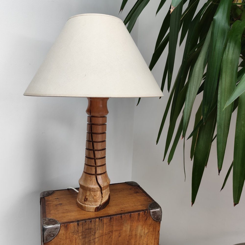 Lampe artisanale unique en bois massif