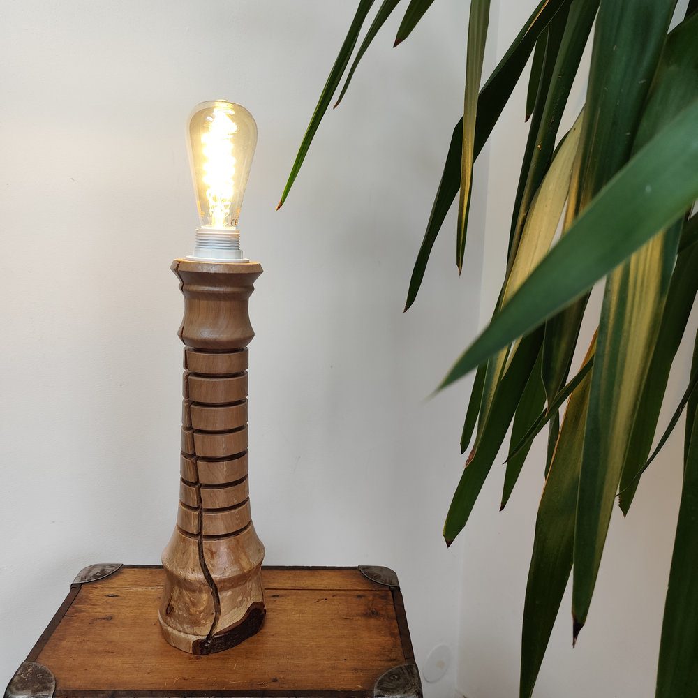 LC11- LAMPE BOIS MASSIF